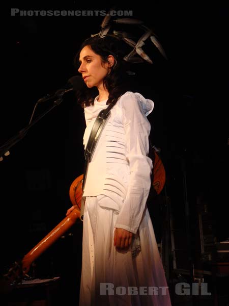 PJ HARVEY - 2011-02-14 - PARIS - La Maroquinerie - 